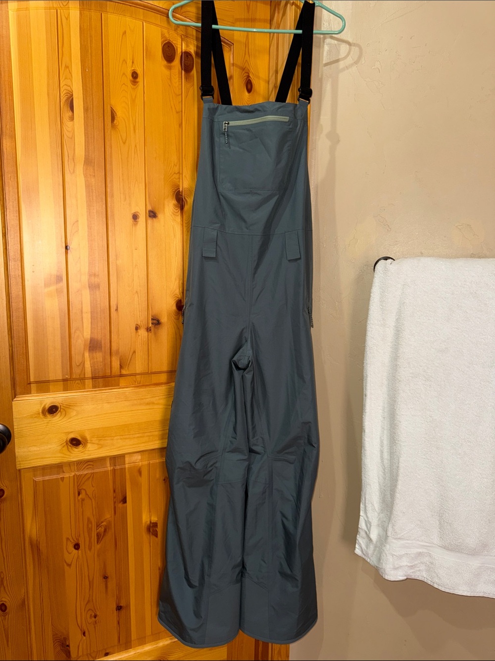 Patagonia Powdertown snow ski board winter bibs men’s large gray
